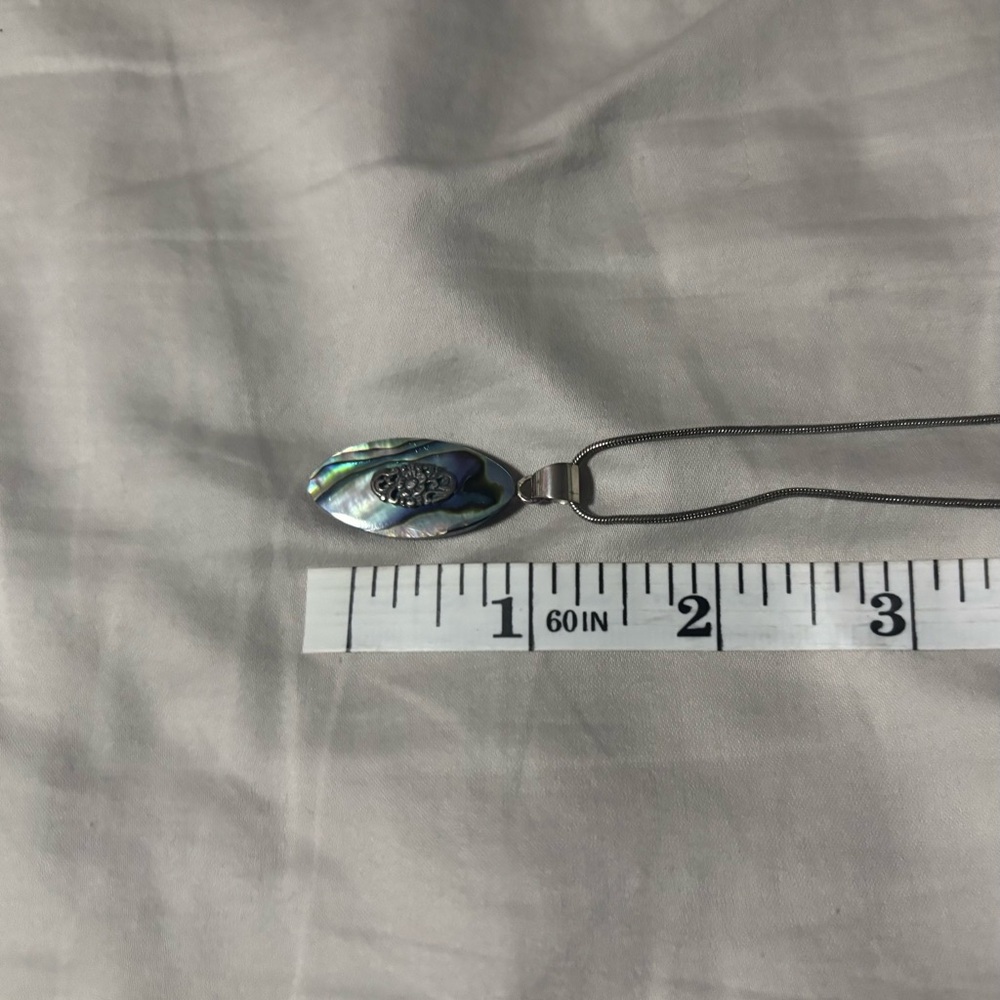 Abalone Shell Pendant. - Picture 7 of 8